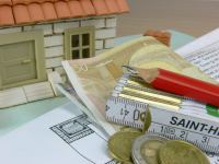 Fotolia_Model_Geld_Stift_M